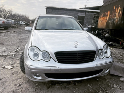 The Mercedes-Benz W203 Styling